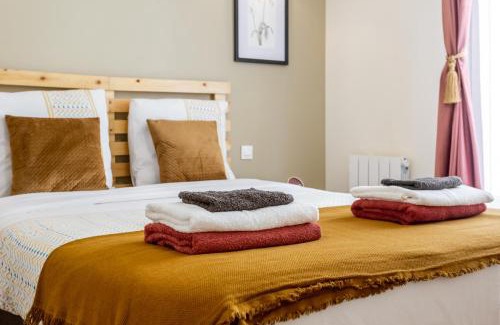 Les Puces de Saint-Ouen Apartamento | StayLib - Lovely 2 rooms porte de Montmartre