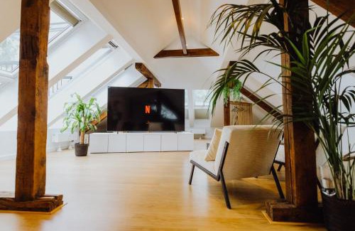 Suedstadt Apartamento | Staylight Penthouse in der Südstadt - Luxus Suite