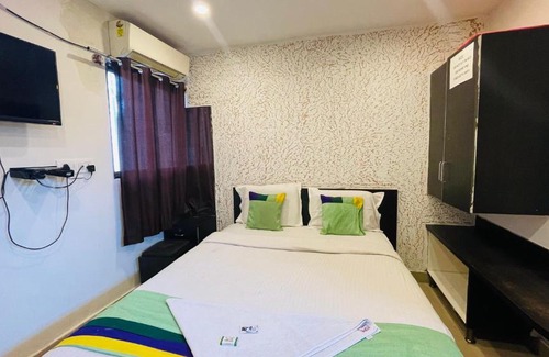 Mysore Hotel | STAYMAKER ABS Comforts - Opp St Philomena Church