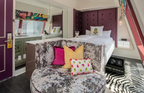 Garment District Hotel | Staypineapple, An Artful Hotel, Midtown New York