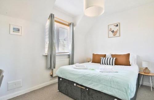Barry Apartamento | StayRight 2 Bed Beach House with Private Parking- Next to Barry Beach and Jackson Bay