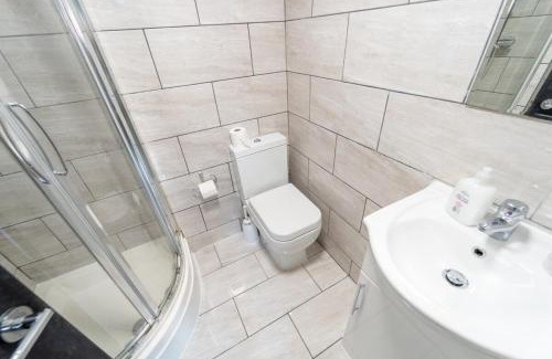 Selly Oak Apartamento | STAYSA Equipped studios near QE and UOB in GuestHouse close to the city!