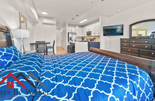 Cherry Condominio | StaysByWalker Midtown Studio - Prime Location!