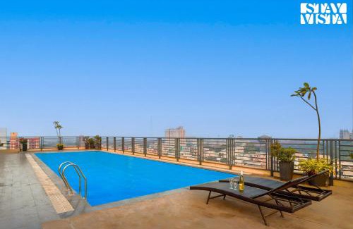 Gopalbari Apartamento | StayVista at Cityscape with Rooftop Pool - Jaipur
