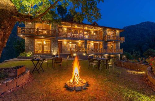Kumarhatti Hotel | StayVista at Mountain Mirage 3BR Villa Luxury in Kasauli