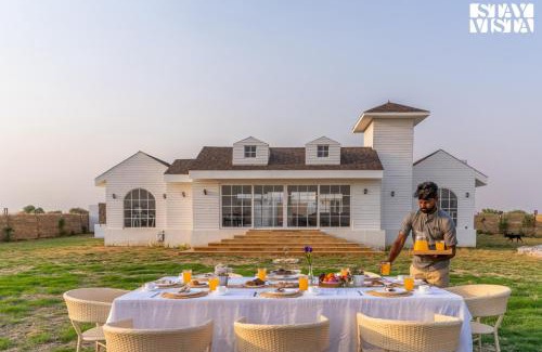 Dudu Villa | StayVista at The Leo's Manor with Bonfire, Pool