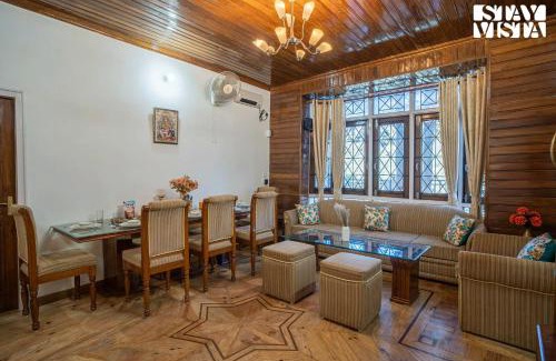 Nainital Casa | StayVista at The Northern Lake House with Balcony