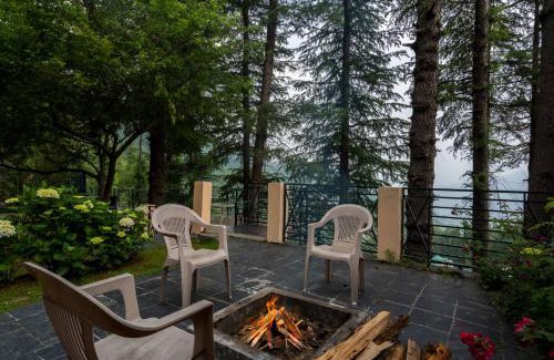 Shimla Villa | StayVista at Wood House Retreat