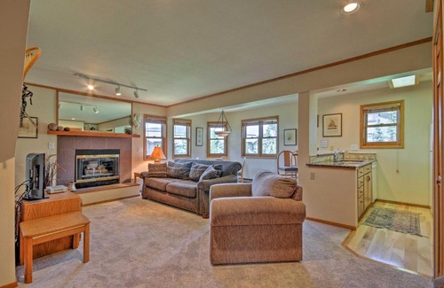 Steamboat Springs Apartamento | Steamboat Springs Condo with Hot Tub on Ski Bus Route