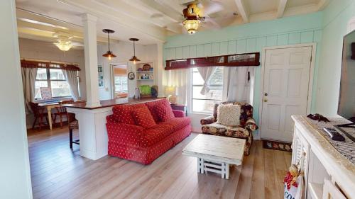 Folly Beach Casa | Steele Magnolias on Folly