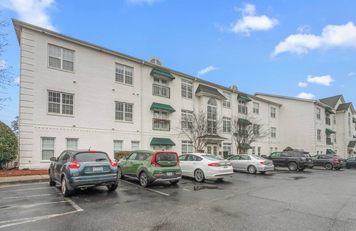 Greensboro Condominio | Steelers Cove - Latham Park - Moses Cone Hospital