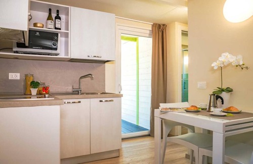 Le Rocchette Casa | Stella del Mare Family Camping Village Chalet Deluxe für 4 Personen