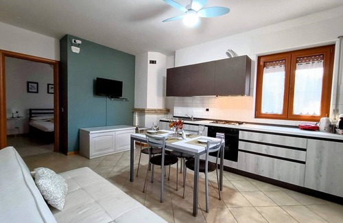 Assenza Apartamento | Apartamento Stella con vista al lago y al Monte Baldo para 2/5 personas