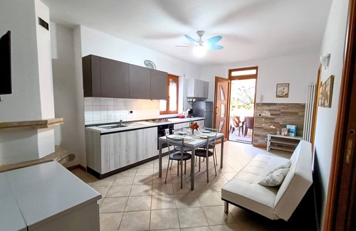 Assenza Apartamento | Apartamento Stella con vista al lago y al Monte Baldo para 2/5 personas