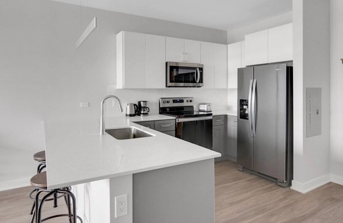 Arlington Heights Apartamento | Stellar Arlington Heights 2BR w/ Gym & Dog Spa, near Metro, by Blueground
