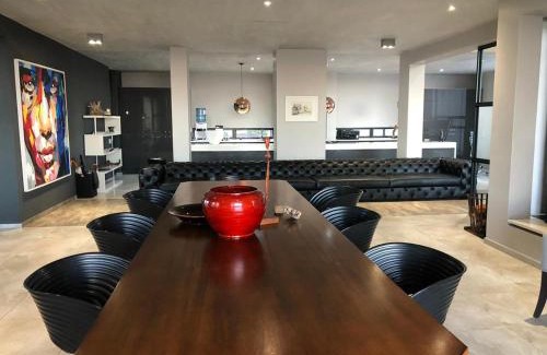 Trawal Villa | Stellar Guest Villa on Stunning Wine Farm