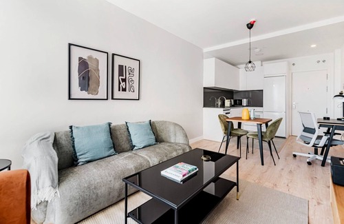 Palma-Palmilla Apartamento | Stellar Martiricos-La Roca 1BR w/ Pool, Gym & Doorman, by Blueground