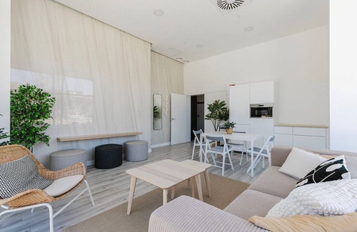 Palma-Palmilla Apartamento | Stellar Martiricos-La Roca 1BR w/ Pool, Gym & Doorman, by Blueground