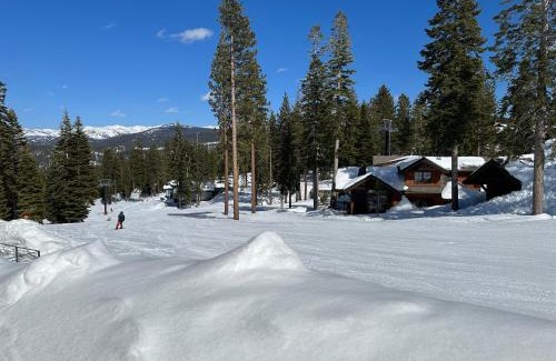 Downtown Casa | Stellar Ski In Ski Out # 2 Northstar Townhome, HOA Amenities