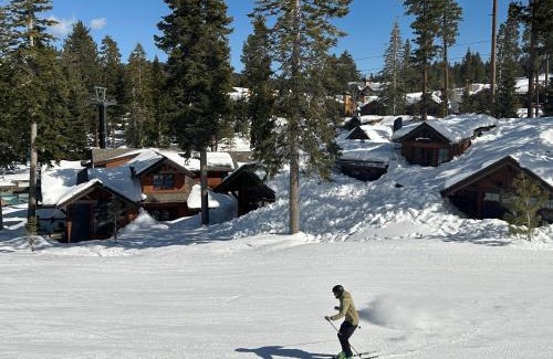 Downtown Casa | Stellar Ski In Ski Out # 2 Northstar Townhome, HOA Amenities