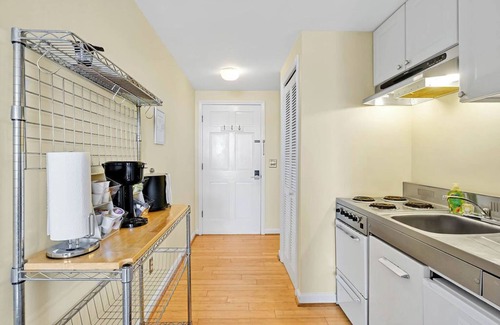 Wilmington Historic District Hotel | Stemmerman Suite on Front! Perfect location in the Heart of Downtown!