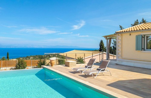 Ieromonachos Villa | Steno - 2 Bedroom Villa With Wonderful sea Views