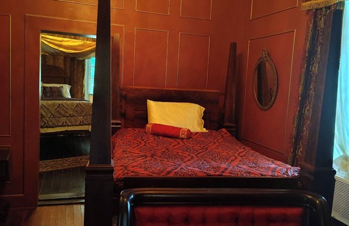 Washington Cama Y Desayuno | Step back in time and relive.the 1840's in this beautifully preserved cottage.