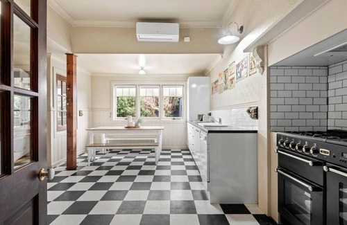 Portarlington Casa | Step back in time in the perfect family escape