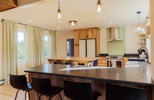 Boothbay Casa | Step Back in Time with Modern Comforts: Historic 1820s Farmhouse on Wade Pond