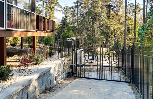 Rosewood Cabaña | Step-free Home w/ Fire Pit - 3 Miles to Usc!