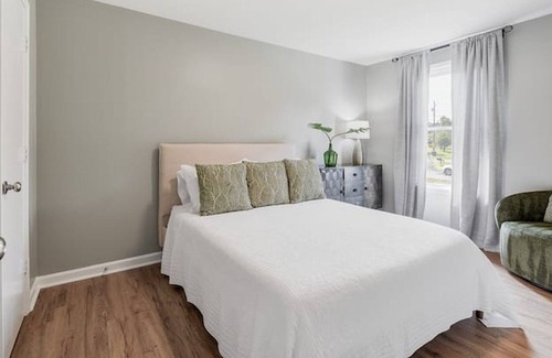 Hendersonville Casa | Step into a newly revitalized haven, primed for you to make it your own!