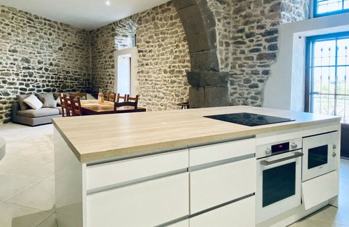 Pouzols-Minervois Casa | Step into French history at Le Bastion, Pouzols-Minervois, southern France.