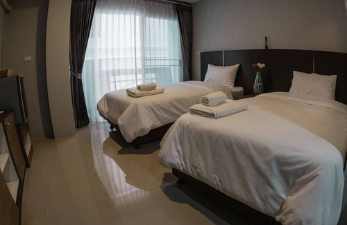 Ratchadaphisek Hotel | Step One at Bangkok