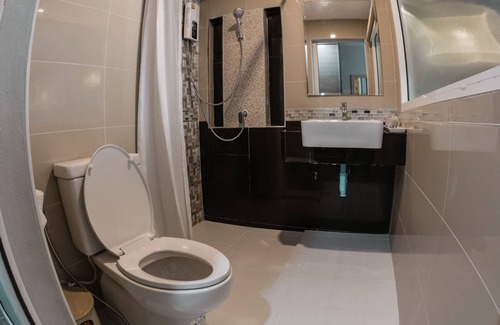 Ratchadaphisek Hotel | Step One at Bangkok
