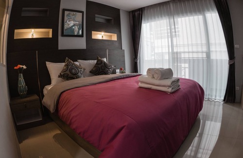 Ratchadaphisek Hotel | Step One at Bangkok