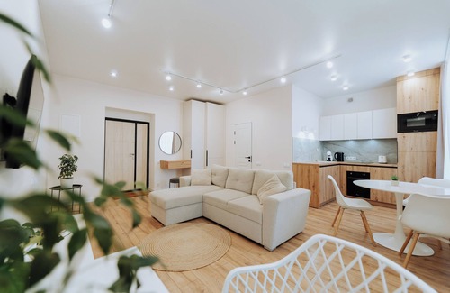 Chisinau Apartamento | Step Out to Stores & Parks – TOP - 1BR on Blvd