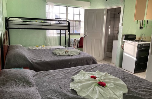 Gros Islet Hotel | Stephanie's Apartments Ltd