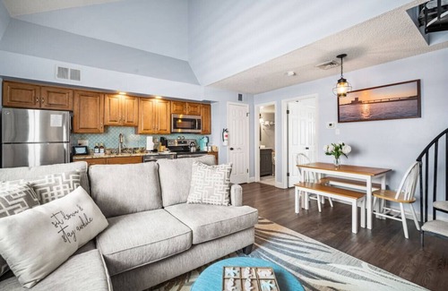 Southend Condominio | Steps 2 beach! Ocean view+ Pool+ Parking+ Families