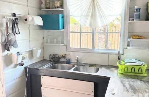 Whitehouse Cabina | Steps away from the beach! Cabin Life @ Happy Life Villas