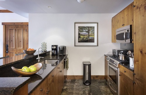 Stowe Area Condominio | Steps Away - Lux 3 BR in Lodge at Spruce Peak