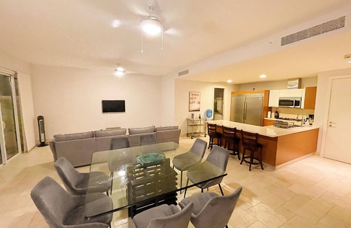 Playa Blanca Condominio | A pasos del Club de Playa, Albercas, Restaurantes, Compras y el Pacifico!!