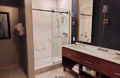 Atlanta University Center Hotel | Steps from Centennial Park. Atl Studio, beautiful views. Downtown fun awaits!