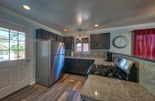 Cody Casa | Steps from Downtown Cody - Spacious home that sleeps 10!