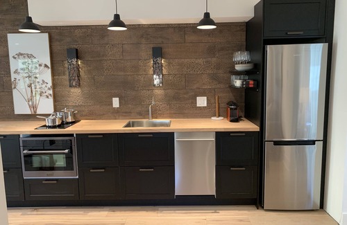Mystic Apartamento | Steps from Downtown Mystic / Newly Renovated Modern Apartment