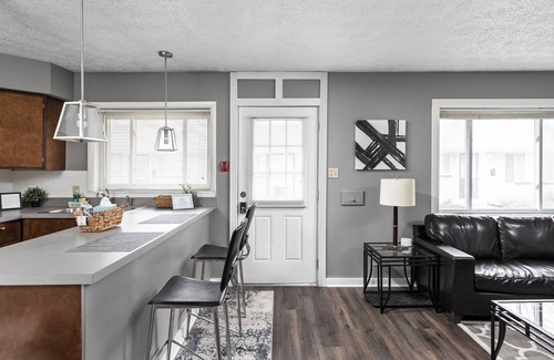 Mapleton/Fall Creek Apartamento | Steps from Dwntn Apt