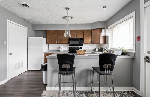 Mapleton/Fall Creek Apartamento | Steps from Dwntn Apt