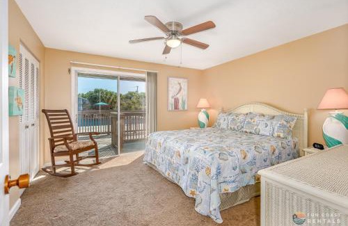 New Smyrna Beach Casa | STEPS from Flagler Avenue! Charming Home with Private Garage and Full Kitchen!