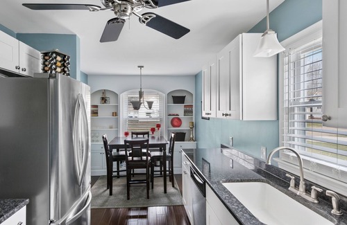 Canton Casa | steps from hall of fame and 3 miles to Belden Village