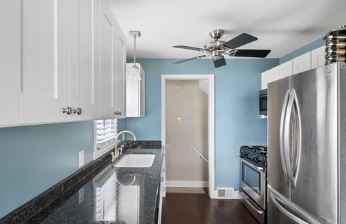 Canton Casa | steps from hall of fame and 3 miles to Belden Village