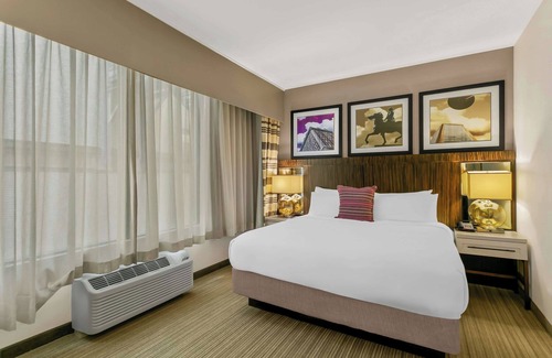 Downtown Baltimore Hotel | Steps from Inner Harbor! Stylish Stay Near Baltimore Museum of Art
